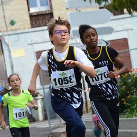 De la Pouss'jeunes à la marche/course "Pitchounes", en passant par les courses scolaires, les enfants ont mis le feu au bitume !