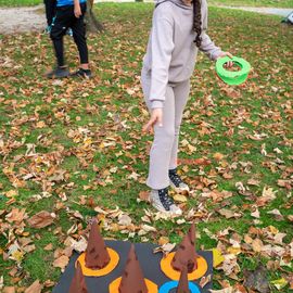 Petits monstres, savants fous, sorcières ou artistes en herbe s'en sont donnés à coeur joie pendant ces vacances d'automne. Entre ateliers, spectacles, bal, pas le temps s'ennuyer...