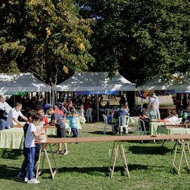 Avec près de 800 coureur·se·s et marcheur·se·s le matin et autant de jeunes et de familles l'après-midi, cette 34e édition a été de nouveau un événement sportif majeur à Villejuif et une journée de fête dans le parc des hautes-Bruyères baigné par le soleil d'automne !