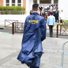 Les jeunes talents Villejuifois, Ted et Roby Kipré, ont présenté leurs créations, 20 looks inédits, au cours d'un défilé dans la ville.