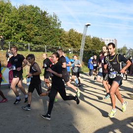 Une grande fête du sport avec près de 1500 coureur·se·s sur les 5/10km, courses jeunes et familles.Les vainqueurs des 10km ont battu le record de l'épreuve, avec la 8e meilleure performance mondiale chez les femmes!1700 euros ont été reversés à l’association Une maison au cœur de la vie, qui vient en aide aux familles dont les enfants sont hospitalisés à l’Institut Gustave-Roussy. Un grand merci aux 150 bénévoles, aux associations villejuifoises, et à tous les services de la ville.[Photos ©Anja Simonet / ©Raphaël Garnier]