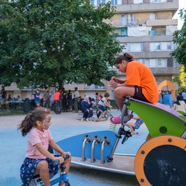 Proposées par les habitants dans le cadre de Villejuif respire, les fêtes de quartier Hautes-Bruyères et Lebon-Lamartine, samedi 27 août, ont permis aux habitants de prolonger les vacances d'été ou de se retrouver pour celles et ceux qui revenaient de congés.[Photos Sylvie Grima]