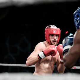 Déjà la 6e édition du Villejuif Boxing Show. Une soirée de qualité cette année encore avec des combats de haut niveau national et international en boxe anglaise et boxe pieds-poings. [photos Sylvie Grima / Lucile Cubin]