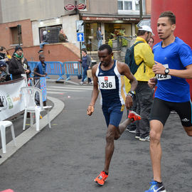 30e édition de la Corrida de Villejuif avec 2 courses adultes et 5 courses enfants.L'intégralité des photos des courses adultes sur https://t.co/T5aKXuC3KB