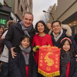 Un mois de janvier ponctué de festivités internationales: > Nouvel an berbère à la MPT Gérard Philipe avec poésie, musique, débats... permettant de mettre en valeurs les cultures Touarègue et berbère.> Nouvel an chinois et vietnamien dans le centre-ville organisé par la Pharmacie de la Mairie avec une superbe Danse du dragon> Nouvel an vietnamien à la MPT Gérard-Philipe avec spectacles, danses, arts martiaux, gastronomie... organisé par l’association Hoa Hiep Vong Tay Nhan Ai.[Photos Xiwen Wang]