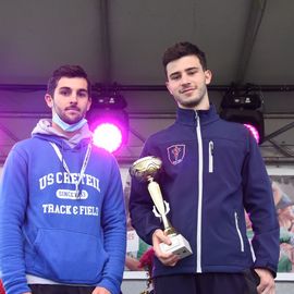 Une grande fête du sport avec près de 1500 coureur·se·s sur les 5/10km, courses jeunes et familles.Les vainqueurs des 10km ont battu le record de l'épreuve, avec la 8e meilleure performance mondiale chez les femmes!1700 euros ont été reversés à l’association Une maison au cœur de la vie, qui vient en aide aux familles dont les enfants sont hospitalisés à l’Institut Gustave-Roussy. Un grand merci aux 150 bénévoles, aux associations villejuifoises, et à tous les services de la ville.[Photos ©Anja Simonet / ©Raphaël Garnier]