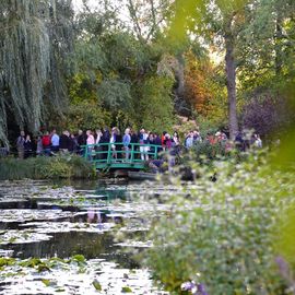 Les Seniors villejuifois à la découverte de Giverny : la fondation Claude Monet, son manoir normand et ses jardins, avant un déjeuner-dansant au Moulin de Fourges.