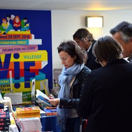 Le festival de rentrée littéraire de Villejuif, tout public et mêlant littérature et bande dessinée, avec une trentaine d'auteurs, confirmés ou invités pour leur premier roman.