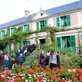 Les Seniors villejuifois à la découverte de Giverny : la fondation Claude Monet, son manoir normand et ses jardins, avant un déjeuner-dansant au Moulin de Fourges.