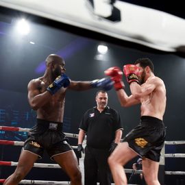 Une 4e édition du VBS qui met à l'honneur les femmes avec 3 combats féminin en boxe anglaise et pieds-poings.[Photos Lucile Cubin - Alex Bonnemaison - Sylvie Grima - Direction de la Communication]