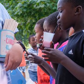 Proposées par les habitants dans le cadre de Villejuif respire, les fêtes de quartier Hautes-Bruyères et Lebon-Lamartine, samedi 27 août, ont permis aux habitants de prolonger les vacances d'été ou de se retrouver pour celles et ceux qui revenaient de congés.[Photos Sylvie Grima]