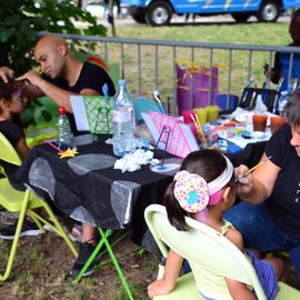 Une belle fête de quartier ensoleillée, organisée par l'association Merlin's cup et la Ville de Villejuif.