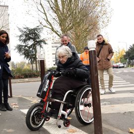 Du 28 novembre au 2 décembre, la Ville s’est engagée à sensibiliser sur le handicap avec des activités en inclusion auprès du public, des plus jeunes aux plus âgé·e·s : atelier de soutien aux aidants, initiation à la sophrologie, Formation des ATSEM à l’autisme, loto des ESAT et personnes retraitées, marche exploratoire, sensibilisation dans les écoles..