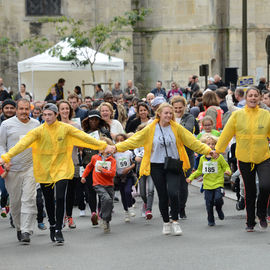 30e édition de la Corrida de Villejuif avec 2 courses adultes et 5 courses enfants.L'intégralité des photos des courses adultes sur https://t.co/T5aKXuC3KB