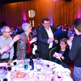 Danse ou spectacle, mais toujours autour d'un repas festif, 2 façons de se retrouver et commencer l'année dans la joie et la convivialité.