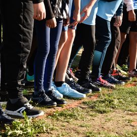 Dimanche 13 novembre, l'ASFI Villejuif Athlétisme organisait son 1er cross à destination des jeunes, au Parc Départemental des Hautes Bruyères. Pour cet évènement sportif, 17 clubs ont fait le déplacement avec plus de 500 athlètes âgé·e·s de 6 à 14 ans (catégorie Eveils à Minimes) ! [Photos Lucile Cubin]