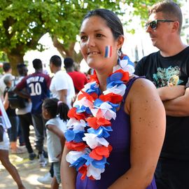 Des centaines de fans se sont réunis pour soutenir l'équipe de France en finale de la Coupe du Monde de foot et vibrer avec eux jusqu'au titre mondial !