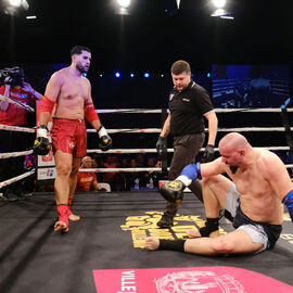 Déjà la 6e édition du Villejuif Boxing Show. Une soirée de qualité cette année encore avec des combats de haut niveau national et international en boxe anglaise et boxe pieds-poings. [photos Sylvie Grima / Lucile Cubin]