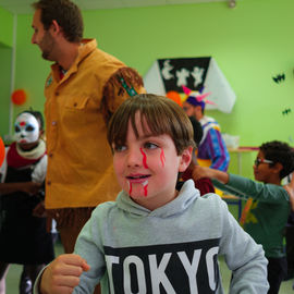 Petits monstres, savants fous, sorcières ou artistes en herbe s'en sont donnés à coeur joie pendant ces vacances d'automne. Entre ateliers, spectacles, bal, pas le temps s'ennuyer...