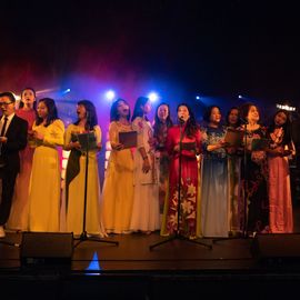 Un mois de janvier ponctué de festivités internationales: > Nouvel an berbère à la MPT Gérard Philipe avec poésie, musique, débats... permettant de mettre en valeurs les cultures Touarègue et berbère.> Nouvel an chinois et vietnamien dans le centre-ville organisé par la Pharmacie de la Mairie avec une superbe Danse du dragon> Nouvel an vietnamien à la MPT Gérard-Philipe avec spectacles, danses, arts martiaux, gastronomie... organisé par l’association Hoa Hiep Vong Tay Nhan Ai.[Photos Xiwen Wang]