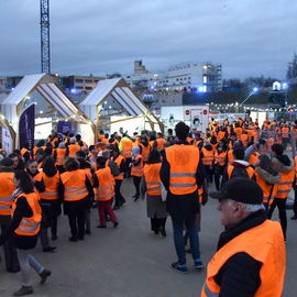 Des milliers de curieux se sont retrouvés autour du puits de la future gare pour découvrir les tunneliers et profiter des animations: ateliers, mise en lumière, spectacle pyrotechnique, live électro et gigot-bitume.