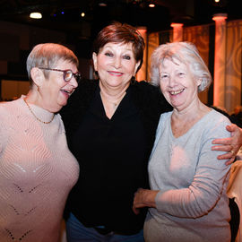 Cette année, le banquet des Seniors était de retour aux Esselières.Un rendez-vous convivial très attendu pour débuter l'année, et qui n'avait pas eu lieu depuis la crise sanitaire, remplacé par un banquet en plein air en juin.[Photos Lucie Cubin / Alex Bonnemaison]