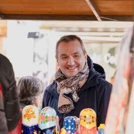 Retour en images sur le Marché de Noël en centre-ville samedi et dimanche, avec ses nombreuses animations organisées par la Ville et l'association Les commerçants de Villejuif: fanfares, Père Noël, cracheurs de feu, spectacle lumineux...[photos Xiwen Wang / Direction de la communication]