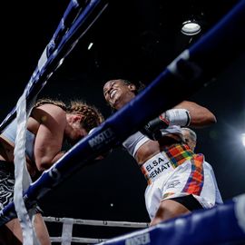 Une 4e édition du VBS qui met à l'honneur les femmes avec 3 combats féminin en boxe anglaise et pieds-poings.[Photos Lucile Cubin - Alex Bonnemaison - Sylvie Grima - Direction de la Communication]