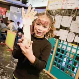 Pendant 2 semaines, la ville a choisi de mettre en valeur le droit à la santé des enfants avec des conférences et ateliers, des expos, des formations et de nombreuses animations et jeux pour les enfants et leurs parents.[photos Sylvie Grima / Lucile Cubin]