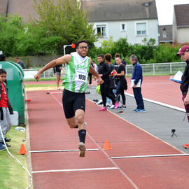 Le stade Louis Dolly a vibré devant les performances des athlètes lors du 1er Meeting (et pré-meeting) d'athlétisme organisé par la Ville et l'ASFI