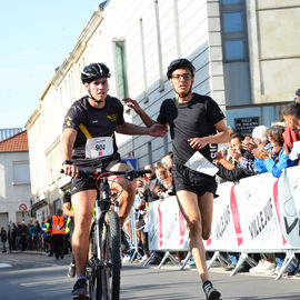 Un plateau élite relevé sur le 10km couru en moins de 29mn, de nombreux coureurs et marcheurs amateurs sur le 10, le 5 et le Run'N'Bike, et la relève déjà assurée avec les courses des jeunes l'après-midi!