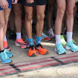 Une grande fête du sport avec près de 1500 coureur·se·s sur les 5/10km, courses jeunes et familles.Les vainqueurs des 10km ont battu le record de l'épreuve, avec la 8e meilleure performance mondiale chez les femmes!1700 euros ont été reversés à l’association Une maison au cœur de la vie, qui vient en aide aux familles dont les enfants sont hospitalisés à l’Institut Gustave-Roussy. Un grand merci aux 150 bénévoles, aux associations villejuifoises, et à tous les services de la ville.[Photos ©Anja Simonet / ©Raphaël Garnier]