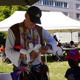 Le 1er village Villejuif respire 2022 s'est installé dans le parc des Hautes-Bruyères et dans la cité du Vercors, avec son lot d'animations et la fête du 13 juillet![Photos Lucile Cubin / Direction de la Communication]