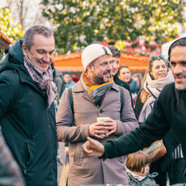 Retour en images sur le Marché de Noël en centre-ville samedi et dimanche, avec ses nombreuses animations organisées par la Ville et l'association Les commerçants de Villejuif: fanfares, Père Noël, cracheurs de feu, spectacle lumineux...[photos Xiwen Wang / Direction de la communication]