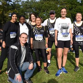 Une grande fête du sport avec près de 1500 coureur·se·s sur les 5/10km, courses jeunes et familles.Les vainqueurs des 10km ont battu le record de l'épreuve, avec la 8e meilleure performance mondiale chez les femmes!1700 euros ont été reversés à l’association Une maison au cœur de la vie, qui vient en aide aux familles dont les enfants sont hospitalisés à l’Institut Gustave-Roussy. Un grand merci aux 150 bénévoles, aux associations villejuifoises, et à tous les services de la ville.[Photos ©Anja Simonet / ©Raphaël Garnier]