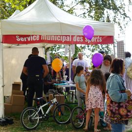 Vous étiez plusieurs milliers à parcourir les différents espaces thématiques du Forum de Rentrée, pour profiter des démonstrations et animations gratuites, et pour aller à la rencontre des 130 associations et clubs sportifs et des 20 services municipaux présents pour vous présenter leurs activités, On espère que chacun a pu trouver son bonheur pour s'épanouir cette année !