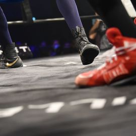 Revivez en images cette 3e édition du prestigieux gala de boxe, du ring aux coulisses.