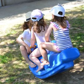 Près de 250 enfants des accueils de loisirs ont profité des jardins et jeux d'eau au stade nautique Youri-Gagarine. Plusieurs ateliers étaient proposés sous le thème de la "kermesse féérique".