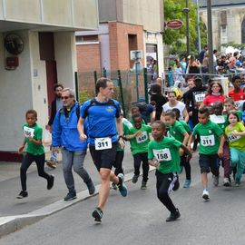 De la Pouss'jeunes à la marche/course "Pitchounes", en passant par les courses scolaires, les enfants ont mis le feu au bitume !