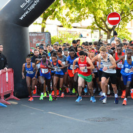 Un plateau élite relevé sur le 10km couru en moins de 29mn, de nombreux coureurs et marcheurs amateurs sur le 10, le 5 et le Run'N'Bike, et la relève déjà assurée avec les courses des jeunes l'après-midi!