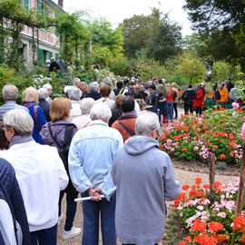 Les Seniors villejuifois à la découverte de Giverny : la fondation Claude Monet, son manoir normand et ses jardins, avant un déjeuner-dansant au Moulin de Fourges.