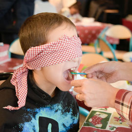 Pendant 2 semaines, la ville a choisi de mettre en valeur le droit à la santé des enfants avec des conférences et ateliers, des expos, des formations et de nombreuses animations et jeux pour les enfants et leurs parents.[photos Sylvie Grima / Lucile Cubin]