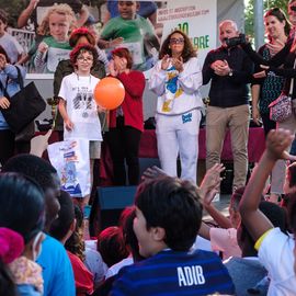 Une grande fête du sport avec près de 1500 coureur·se·s sur les 5/10km, courses jeunes et familles.Les vainqueurs des 10km ont battu le record de l'épreuve, avec la 8e meilleure performance mondiale chez les femmes!1700 euros ont été reversés à l’association Une maison au cœur de la vie, qui vient en aide aux familles dont les enfants sont hospitalisés à l’Institut Gustave-Roussy. Un grand merci aux 150 bénévoles, aux associations villejuifoises, et à tous les services de la ville.[Photos ©Anja Simonet / ©Raphaël Garnier]