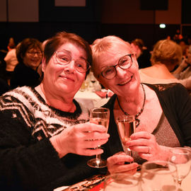 Cette année, le banquet des Seniors était de retour aux Esselières.Un rendez-vous convivial très attendu pour débuter l'année, et qui n'avait pas eu lieu depuis la crise sanitaire, remplacé par un banquet en plein air en juin.[Photos Lucie Cubin / Alex Bonnemaison]