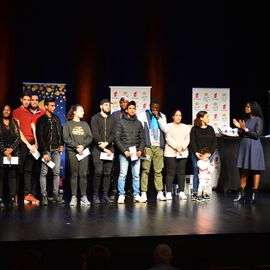 Les jeunes Villejuifois se sont rendus nombreux à cette soirée en leur honneur, pour récompenser leur réussite aux examens de tous niveaux (Bac, BEP, Master...) au cours de l'année 2018, et ponctuée d'une grande tombola et du concert de Nessryne.