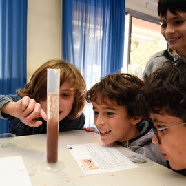 Petits monstres, savants fous, sorcières ou artistes en herbe s'en sont donnés à coeur joie pendant ces vacances d'automne. Entre ateliers, spectacles, bal, pas le temps s'ennuyer...