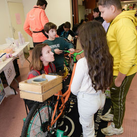 Pendant 2 semaines, la ville a choisi de mettre en valeur le droit à la santé des enfants avec des conférences et ateliers, des expos, des formations et de nombreuses animations et jeux pour les enfants et leurs parents.[photos Sylvie Grima / Lucile Cubin]