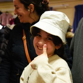 Encore un franc succès pour la Trocante des Parents !Après avoir déposé des objets devenus inutiles pendant les semaines précédant l'évènement, plus de 120 familles ont pu, ce dimanche 2 avril, utiliser leurs points ainsi récoltés pour venir chercher de nouveaux objets pour leurs enfants:jeux et jouets, vêtements, accessoires de puériculture...[photos Lucile Cubin]