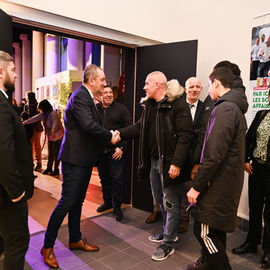 Samedi 20 janvier, toute la population de Villejuif était invitée à débuter l'année dans la convivialité autour d'un buffet, d'un moment musical et de la mise à l'honneur du monde sportif.[photos Lucile Cubin]