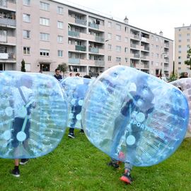 Samedi 22 juin, la jeunesse de Villejuif s'est réuni au 44 rue Jean-Mermoz autour d'un barbecue, concert, DJ, et animations pour une grande fête!